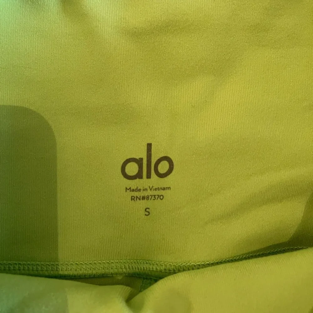 Alo Yoga Green Set Wellness Bra and Airbrush 7" Biker Short | SZ S - Picture 8 of 14